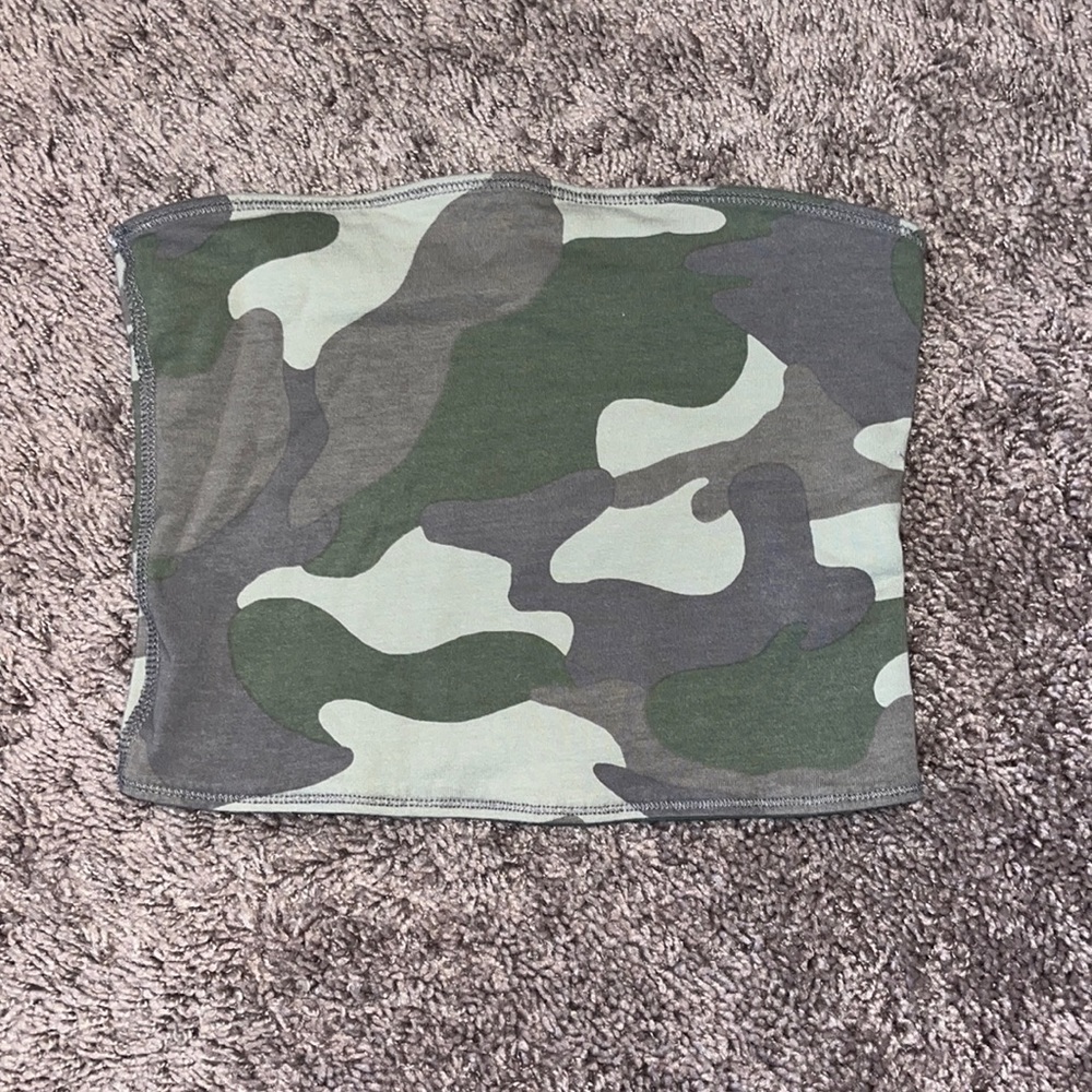 Hollister reversible tank top in army green and multicolor size XS